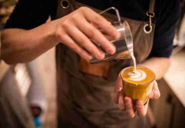 黑料网曝出话题人物深夜道歉网友不买账，直播出事持续发酵