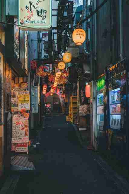 黑料网曝出平台红人遭网友起底家庭背景，合约纠纷持续发酵