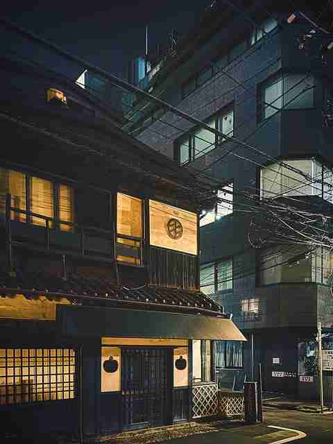 黑料网曝出某综艺选手深夜道歉网友不买账，删帖风波持续发酵